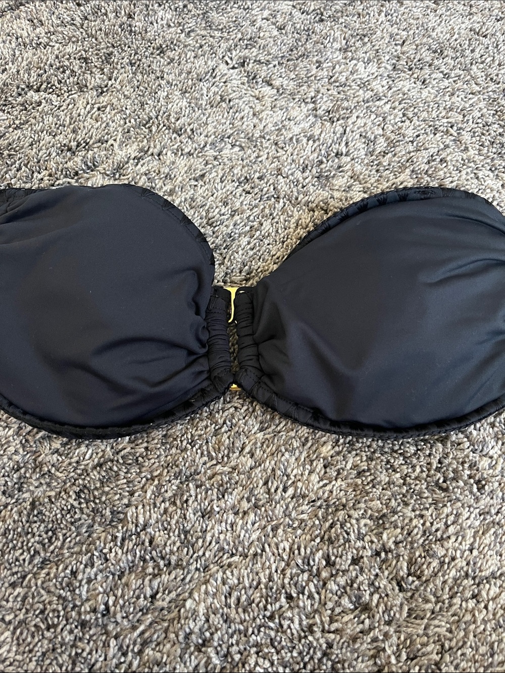Vineyard Vines bikini top. Small. Black with stitch. Cute. Like new.